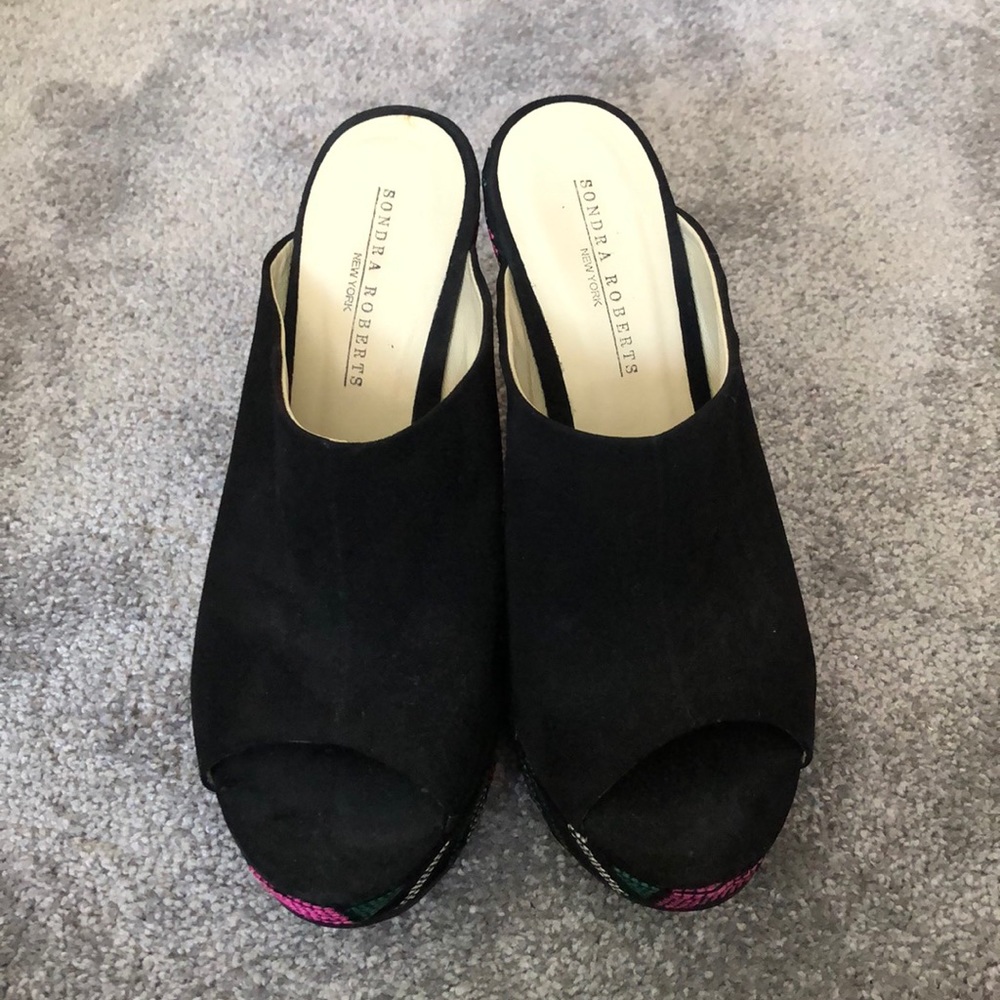 Sondra Roberts Wedges Size 8